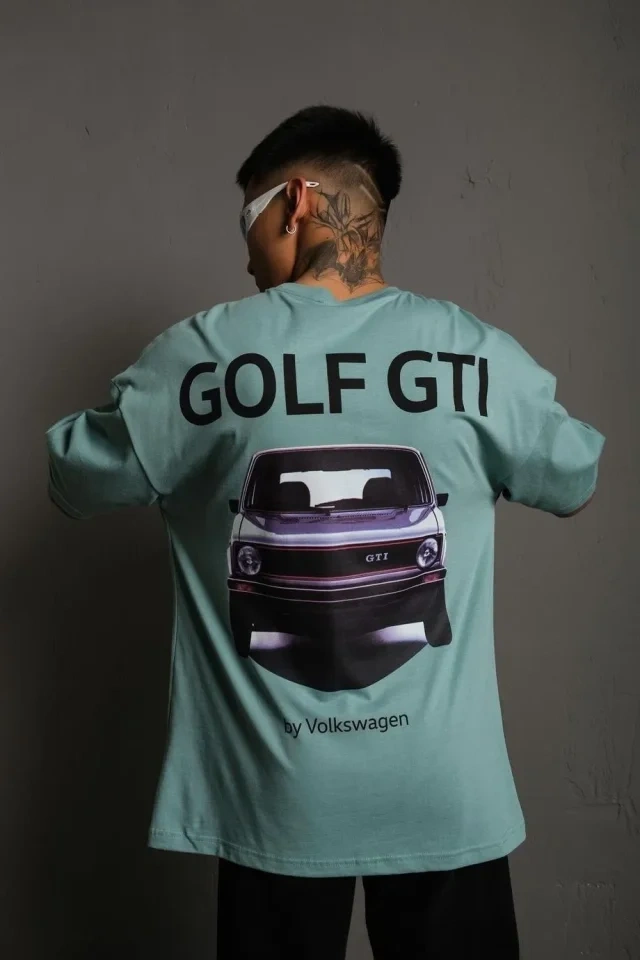Erkek Oversize Baskılı Tişört – Golf GTI Retro Araba Desenli, Ön - Arka Dijital Baskı, Sokak Modası Stil - Mint Yeşili